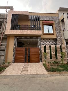 Prime Location In Green Valley Of Faisalabad, A 5 Marla House Is Available