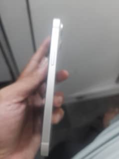 iPhone 14 plus white 10/10 condition i cloud locked