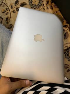 Macbook air 2017 8/256 10/10 condition
