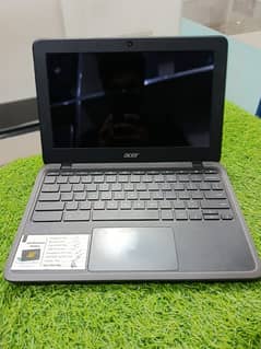 Acer C732 Chromebook touch screen 4gb ram and 32gb storage1