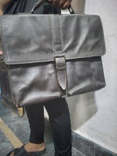 brown leather laptop beg