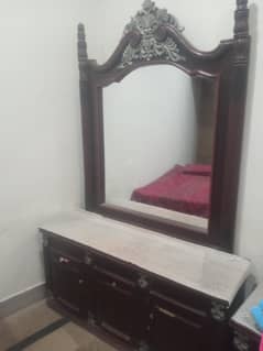 Dressing table