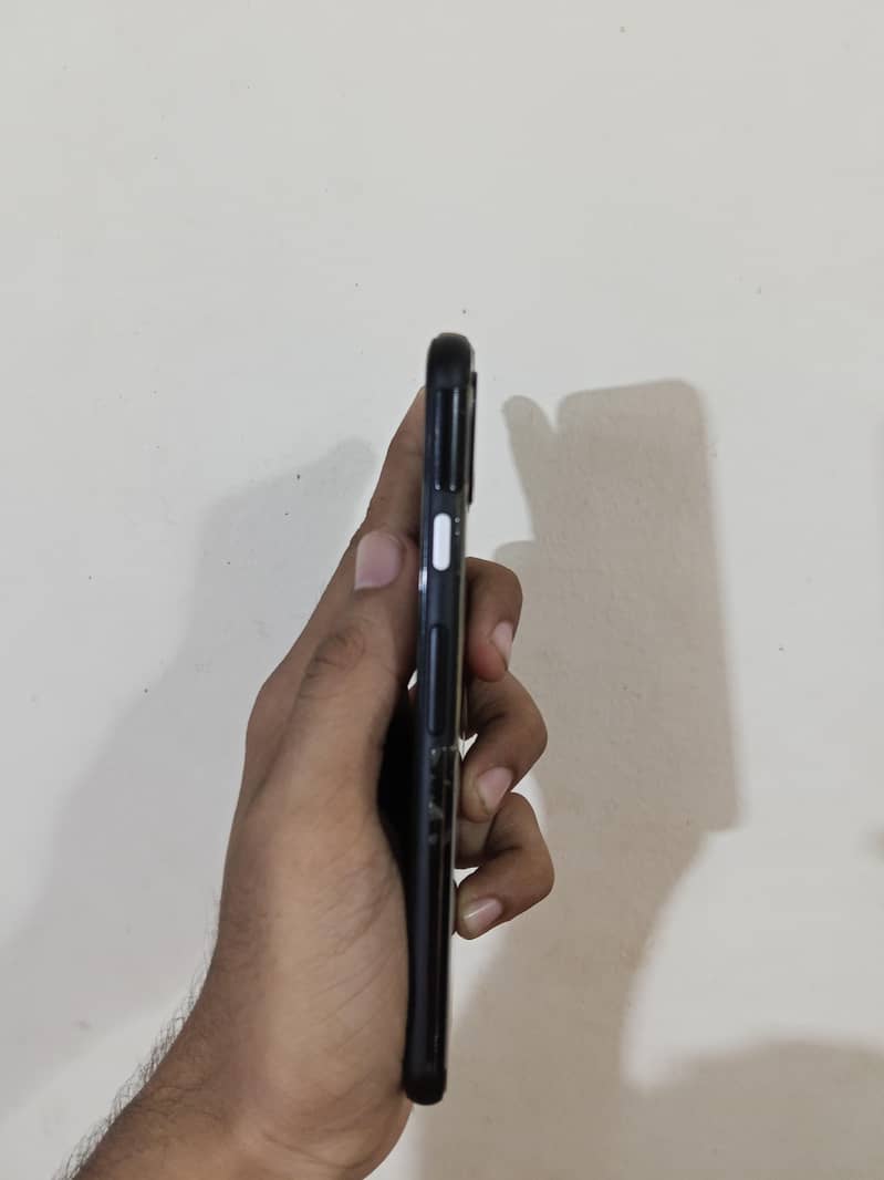 Pixal 4 in very good condition and also exchange possible. 1