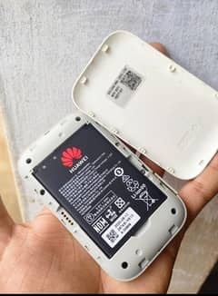 ZONG BOLT+ 4G UNLOCKED INTERNET DEVICE WIFI FULL BOX WARRANTY 9 MONTHS