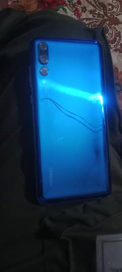 Huawei p20 pro. 6/128. Price kam ho jey gi urgent sale karna h