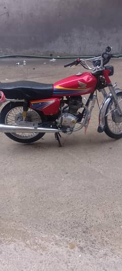Honda 125 In ganien condition 9/10