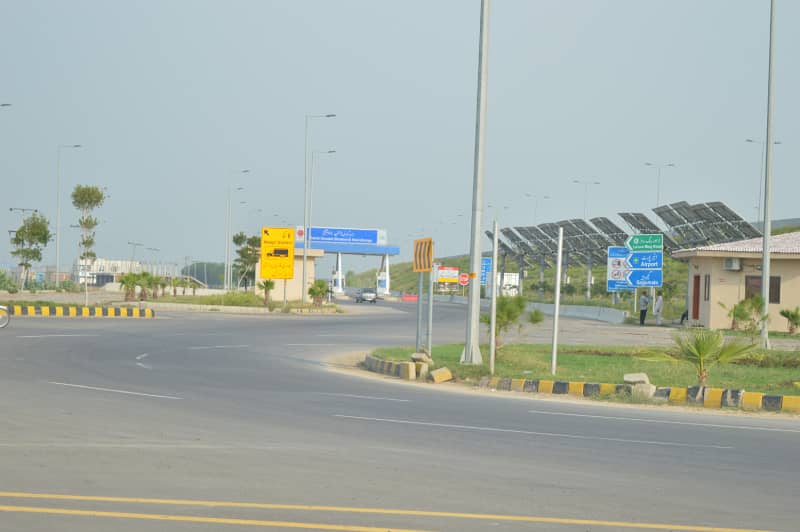 05 Marla Most Beautiful Prime Location Plot With Possession For Sale In Block N-Ext 8