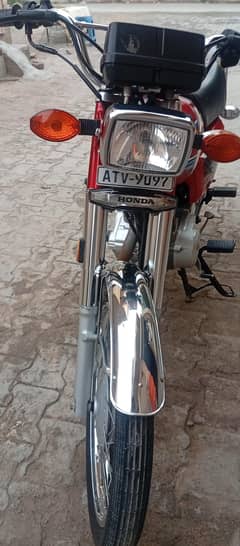 Honda 125 with lush condition