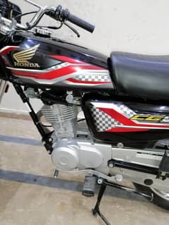 Honda cg 125 black colour just like new