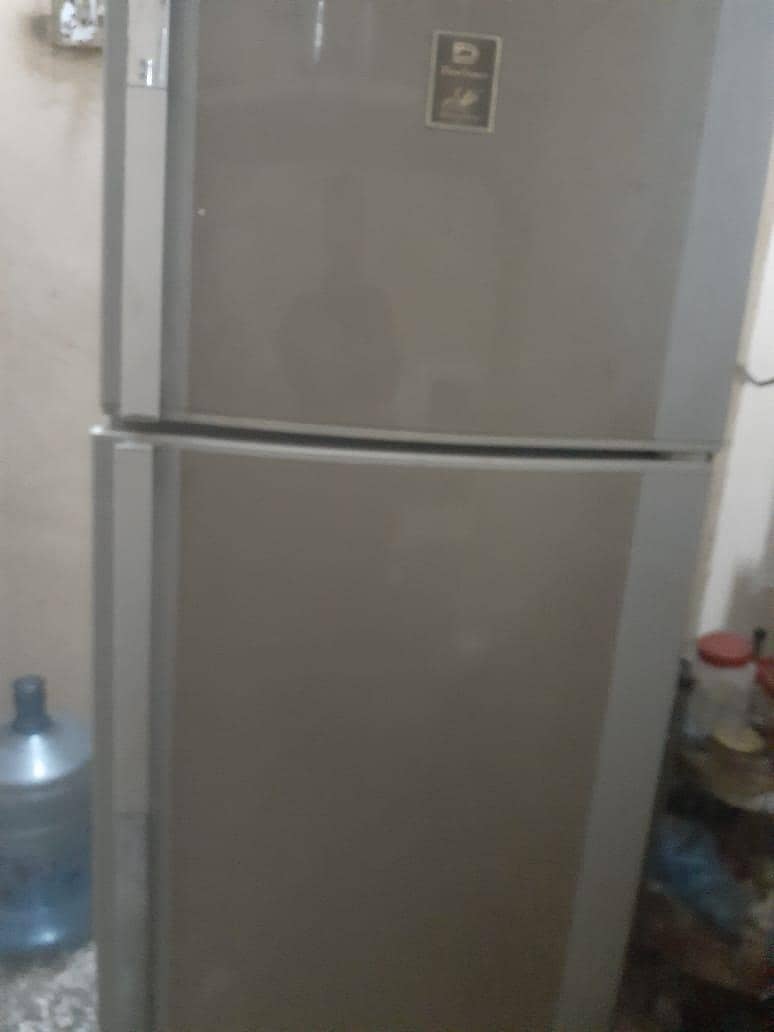 dawalnce 9188 model full size fridge lush condition only comprsr issue 0