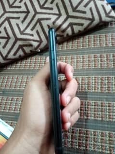 Iphone se3 gen factory unlock 100 health read discription
