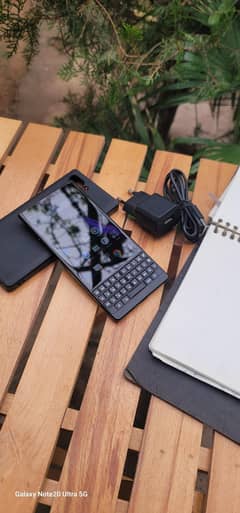 Blackberry key 2  (6/128) sim working full sim time available