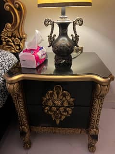 Bed Set with Showcase