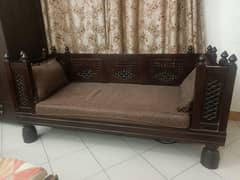 Dewan sofa