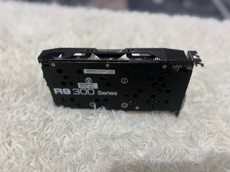 AMD R9 370 4GB DDR5 256 BITS GRAPHICS CARD FOR URGENT SALE 2