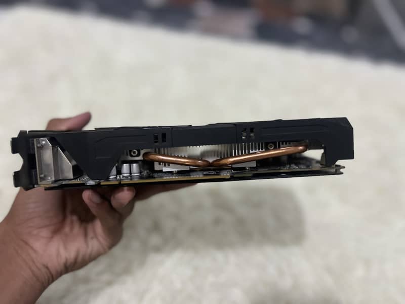 AMD R9 370 4GB DDR5 256 BITS GRAPHICS CARD FOR URGENT SALE 5