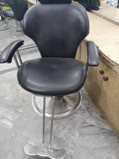 salon chair new condition