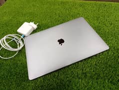 Apple Laptop,MACBOOK PRO 2019,Core i9, 15 inch,Radeon Graphic 555x 4GB