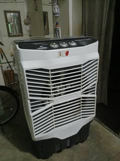 full size air coolar 10/10. almost like new. just 2 mnth used