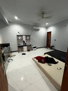 Brand New 3 Bed Lounge with roof Rent