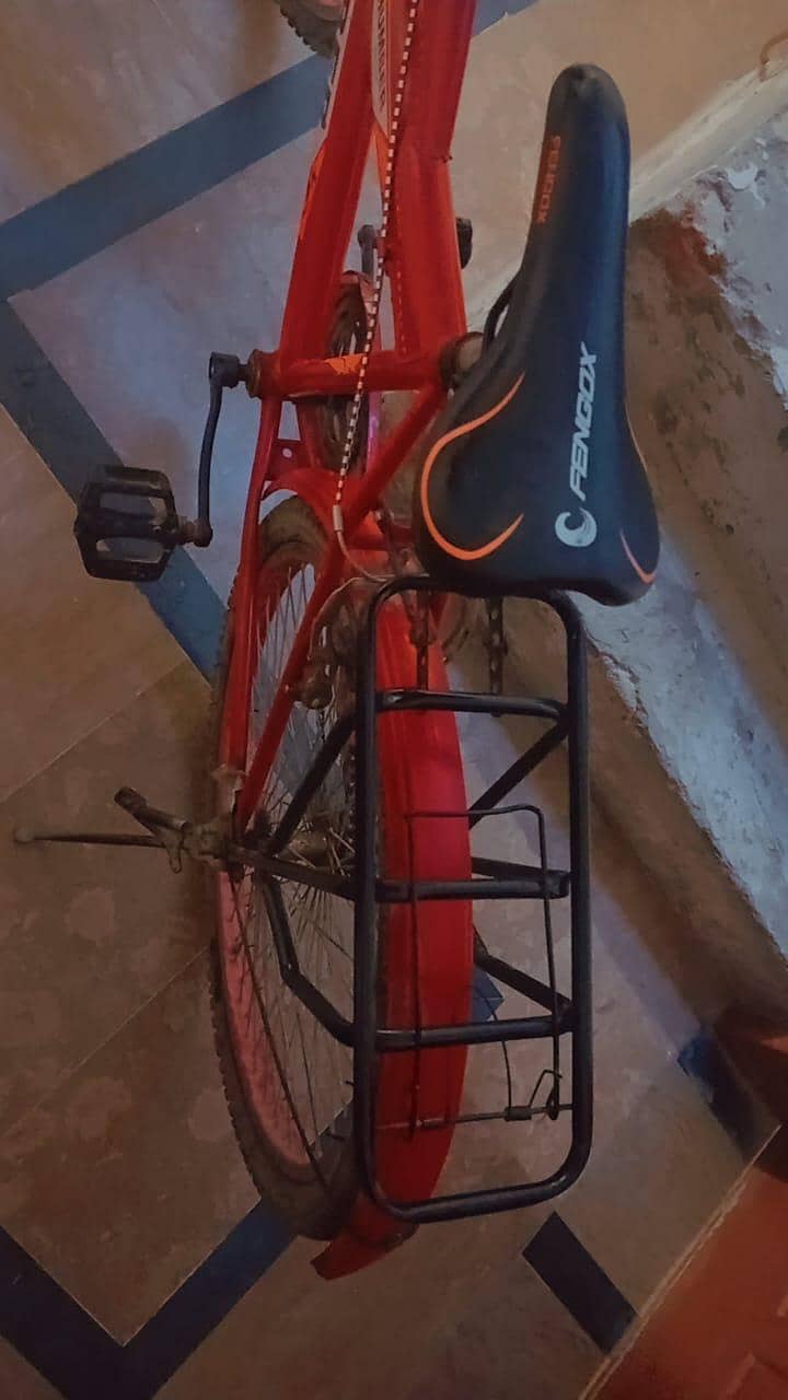 red color cycle in gud condition 4