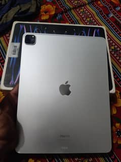iPad Pro M2 (6th Gen) 128GB Silver (With Box) – Excellent Condition