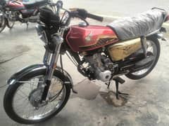 Honda 125 model 2023/24 is in Lush push condition bio metric available