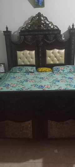 Sara he bed set complete han bartan rakhna Wala b han uski pic nhe han