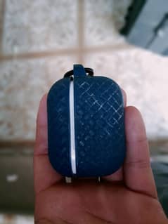 this is a Bluetooth speaker this is a good condition