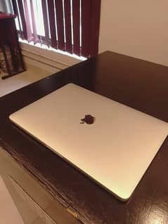 MacBook Pro 2017 – 13” | Core i5 | 8GB RAM | 128GB SSD