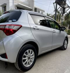 TOYOTA VITZ F 1.0