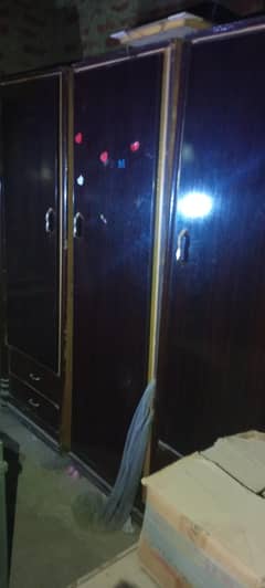 3 doors almari