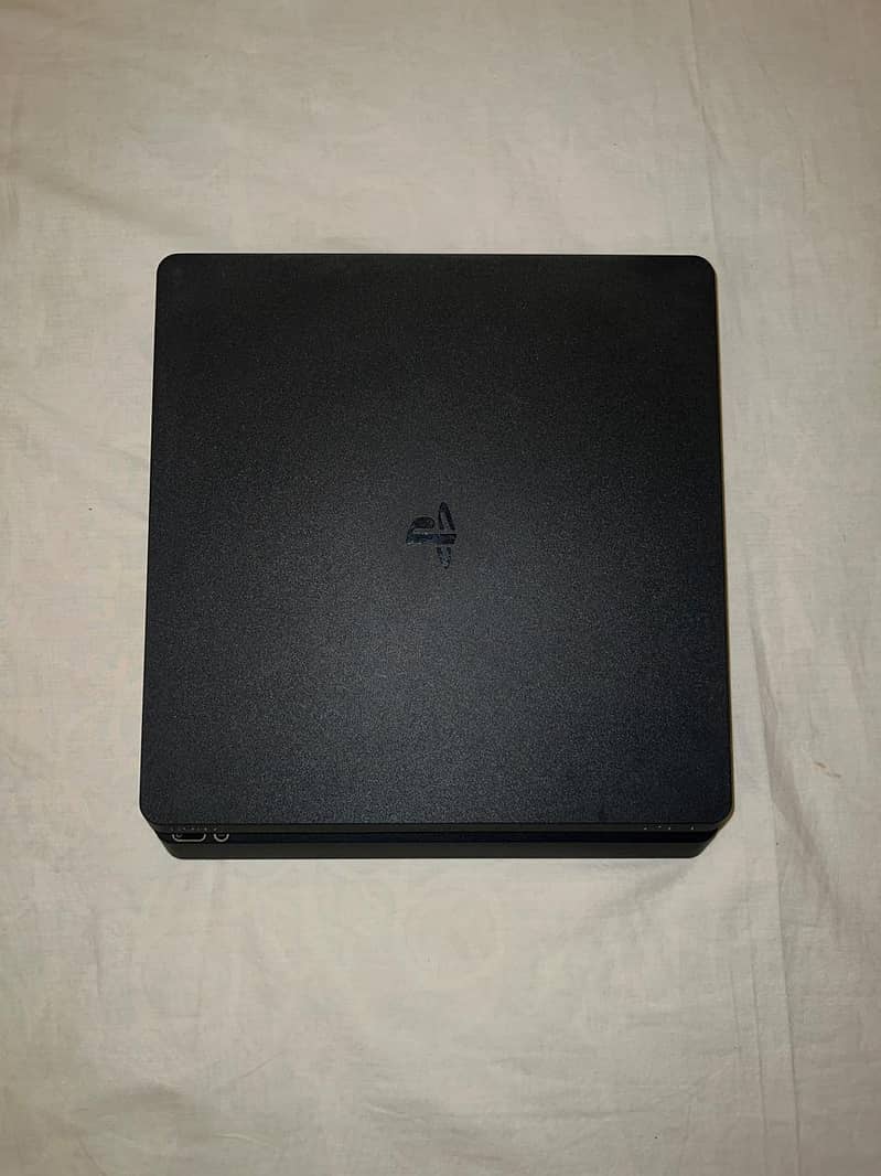 PS4 SLIM CONSOLE SEALED WITH CONTROLLER(S) AND GAMES 0