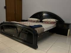 Bedroom set with dressing table