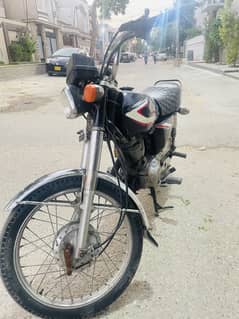 Honda cg 125 2015 model available for sale