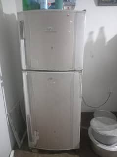dawlance refrigerator urgent for sale