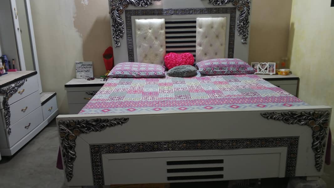 All furniture Bed with 2 side tables dressing table show case 0
