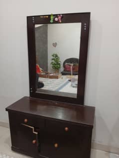 brown  dressing table