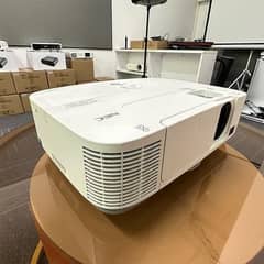 WE HAVE ALL KINDS OF PROJECTORS AVAILBLE IN DUBAI IMPORT 03152965654