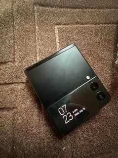 Samsung z filp 3 serious buyers contact on 03091277721