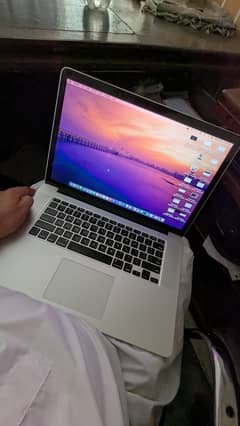MacBook pro late 2013 15" 16/256 urgent  sale