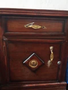 Bed and dressing table for sale