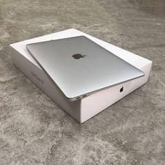 Apple Mic book 14 pro
