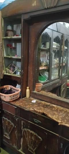 Dressing table