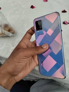 vivo v21e full lush condition (only Januine charger)