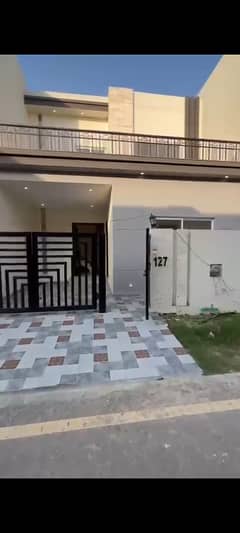 Prime Location In New Metro City Of Sarai Alamgir, A 5 Marla House Is Available