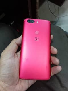 Oneplus 5T 8gb 128gb red color. neat condition