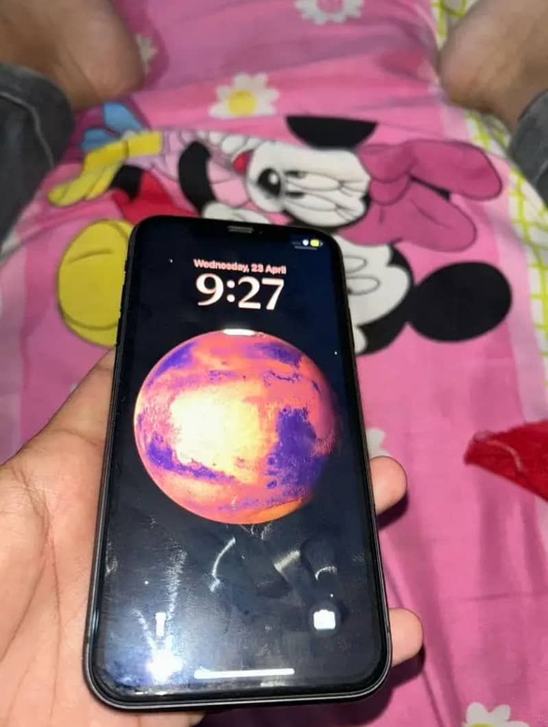 Iphone 11 non pta  10/10 condition 2