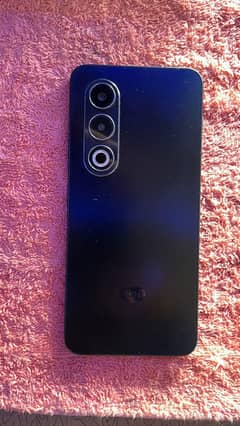 6/6 gb  ram 128 GB internal storage