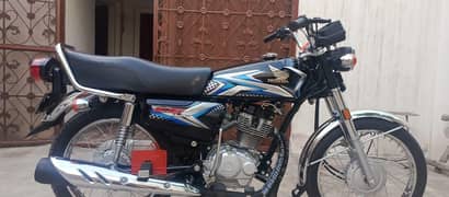 Honda CG 125 (Black) – Low Mileage, Great Performance